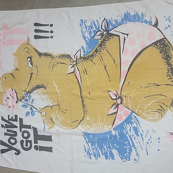 Big beautiful hippo "when you've got it flaunt it!!!" Beach towel vintage - Picture 3 of 4